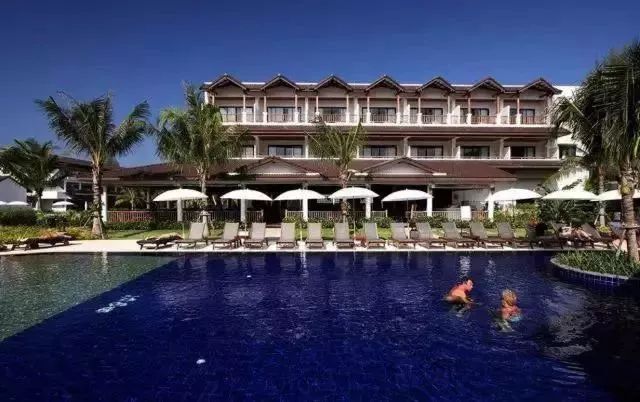 卡马拉海湾铂金海岸半山滨海度假村值得一探究竟