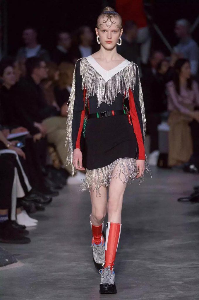 赵薇不为人知的故事,赵薇出席burberry视频