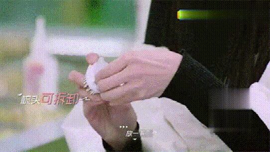 明星护发真拼!郑爽娜扎花样用生发液,范冰冰欧阳娜娜洗头超细致