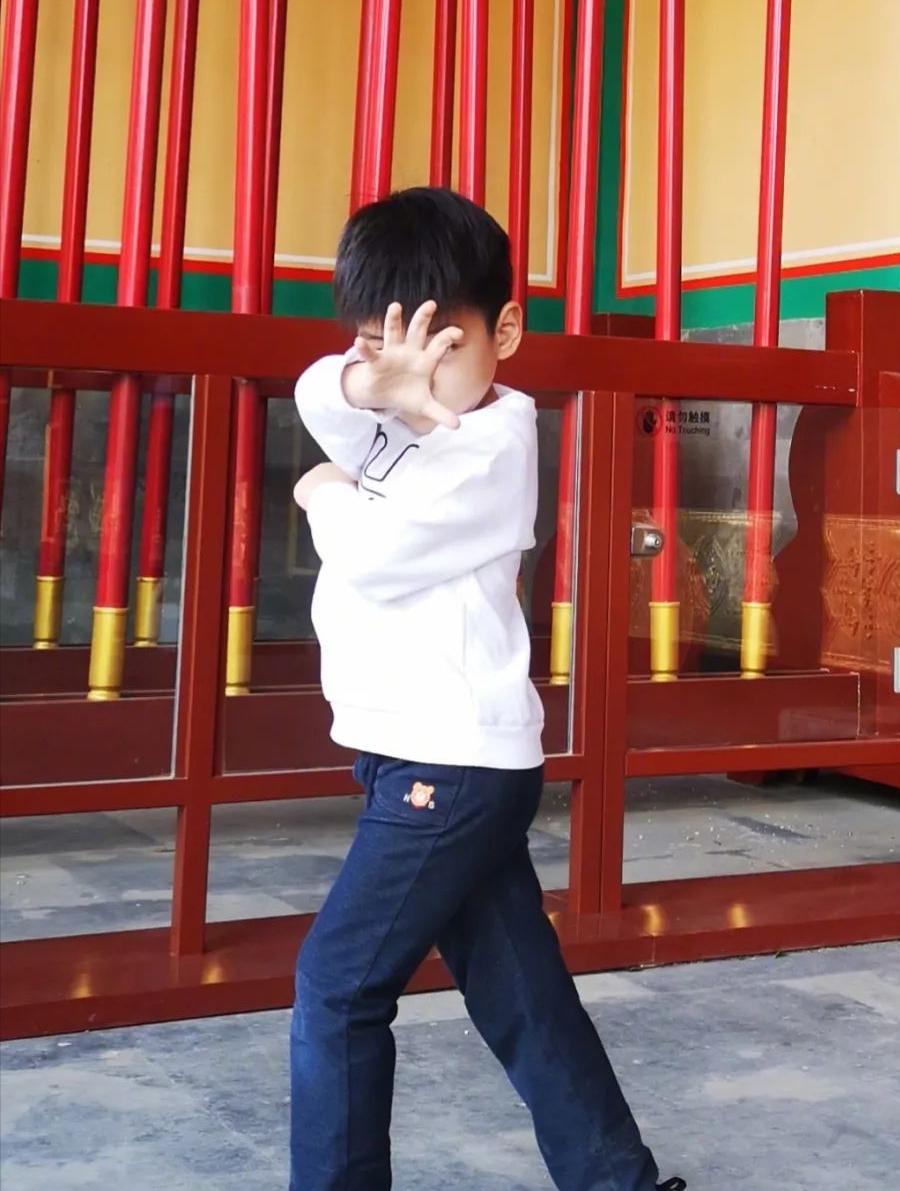 明星六一齐晒照：唐嫣陈妍希晒娃，热巴娜扎美照，安以轩令人泪目