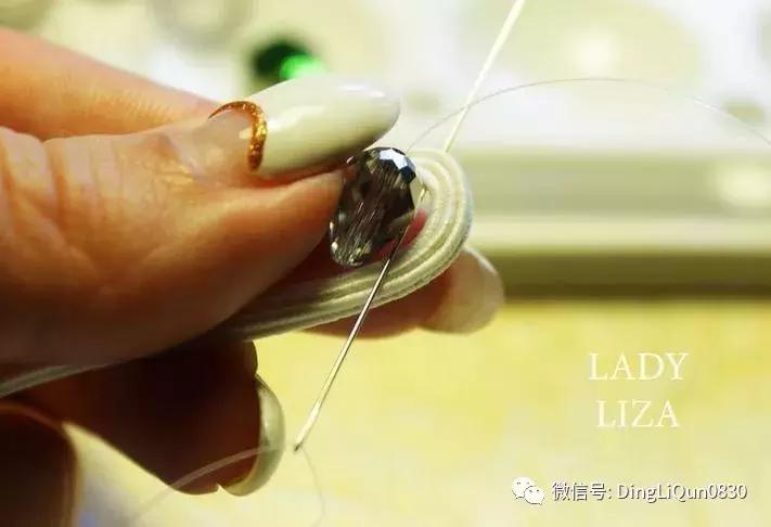 珍珠手工串珠教程,串珠教程简单优雅的s型珍珠耳坠