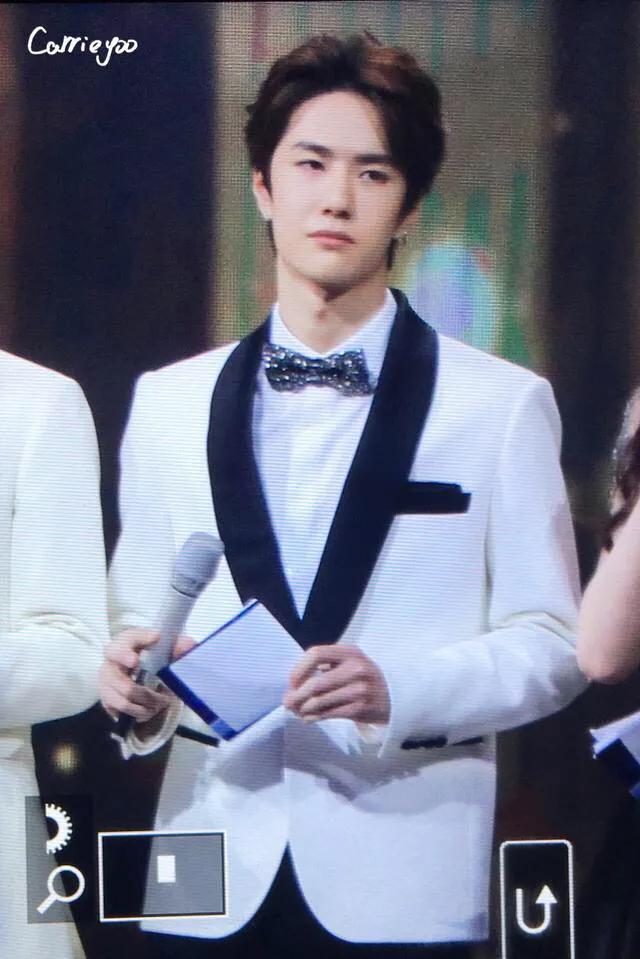 王一博怎么选上乐华,王一博出门旅行带着谁