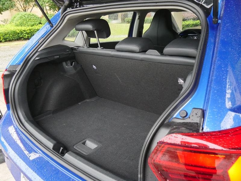 大众poloplus纵情乐活版,大众poloplus和飞度哪个好