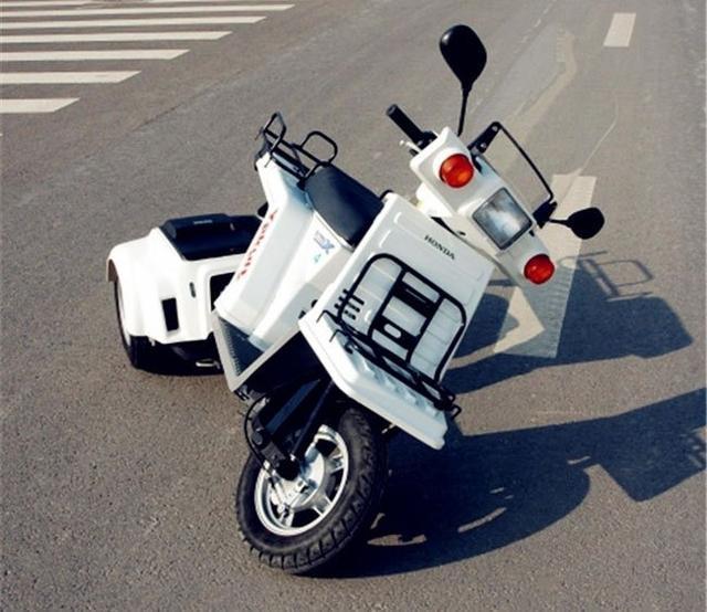 日本老人最新行走助力器,日本老人代步辅助器