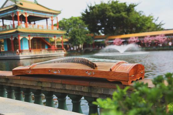 古筝价格中等一般多少钱,古筝价格一般多少钱新手