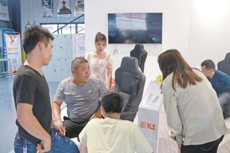 伊思灵高端卡车座椅,伊思灵华泰座椅多少钱