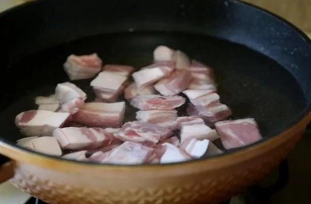 做红烧肉糊锅了发苦,做红烧肉微微发苦了怎么办