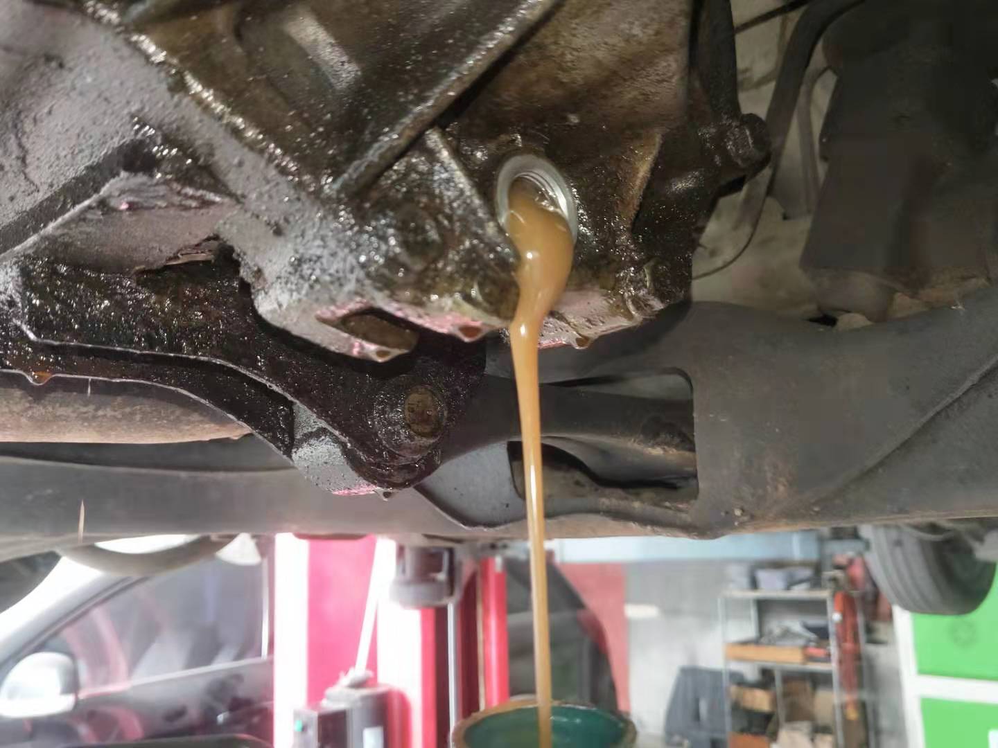 胖哥汽车凹陷修复,胖哥维修汽车