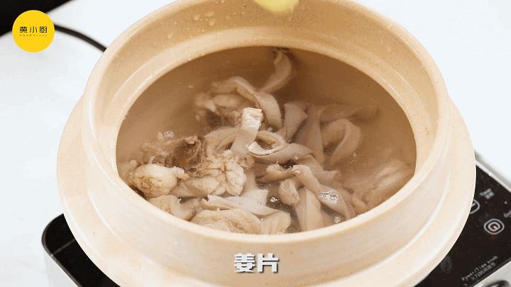 鲜美胡椒猪肚鸡,暖胃驱寒的胡椒猪肚鸡汤