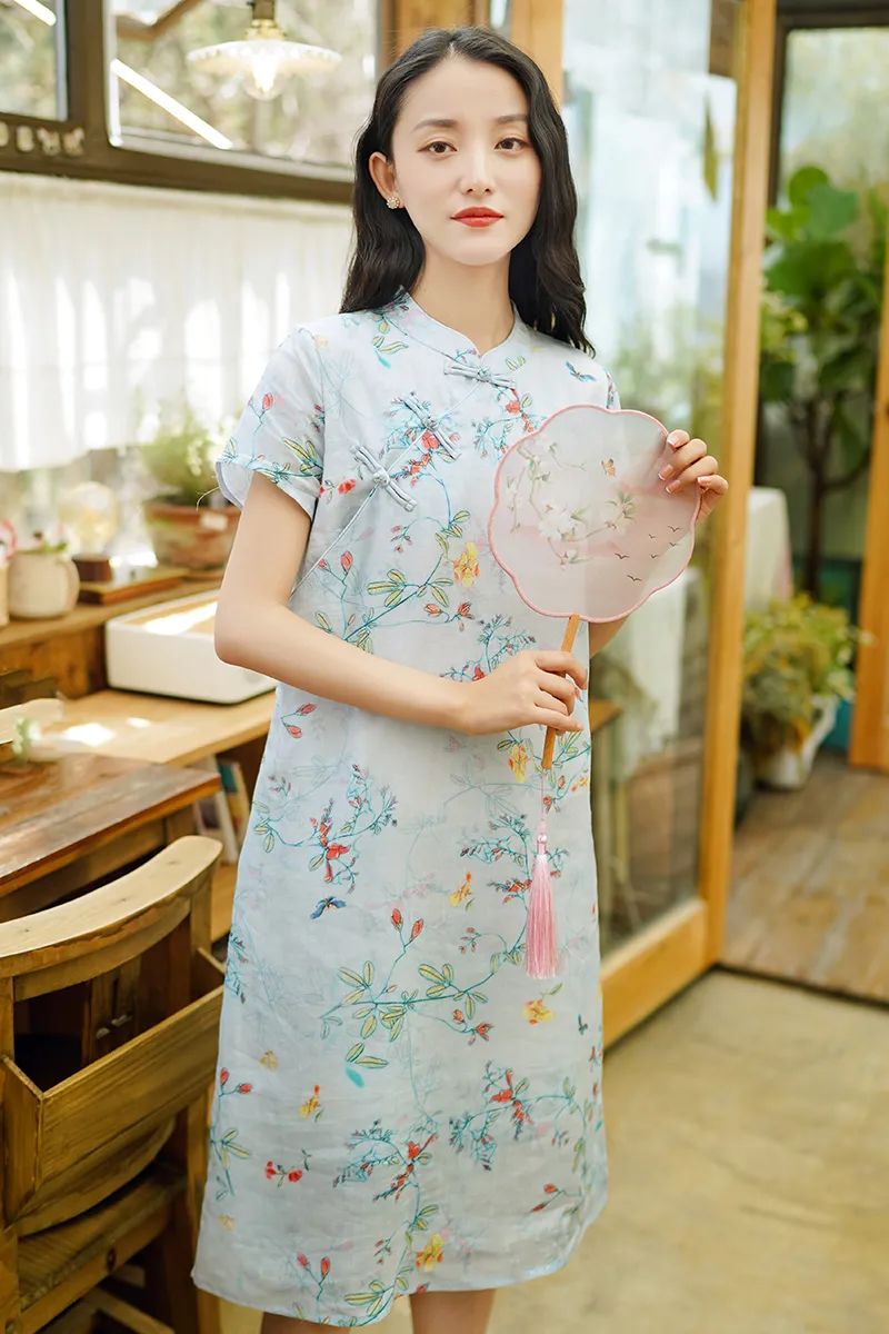 穿苎麻大气从容之美,穿一袭香云纱尽显古典韵美