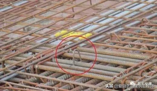 把控混凝土强度,浇混凝土板面平整的方法