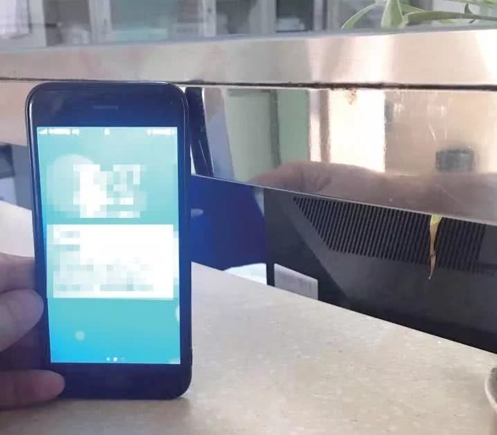 曝光!宁德市中医院柜台窗口仅一条“缝”患者“说话”好吃力