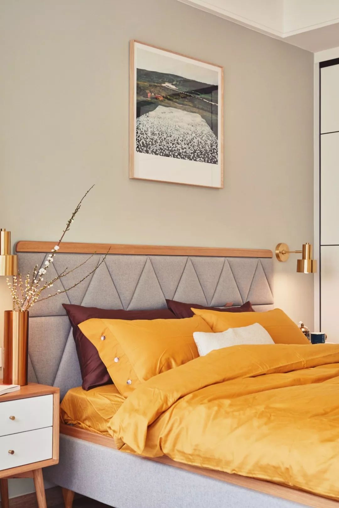 打造舒适的卧室,卧室床头选什么材质