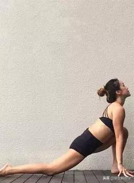 哈他瑜伽拜日式完整口令,瑜伽经典哈他拜日式