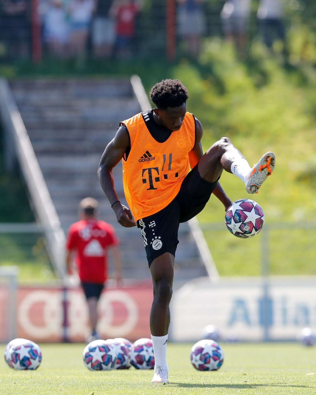 “足球捉妖记”！盘点各大球队少年天才之拜仁后卫：哔哔鸟戴维斯