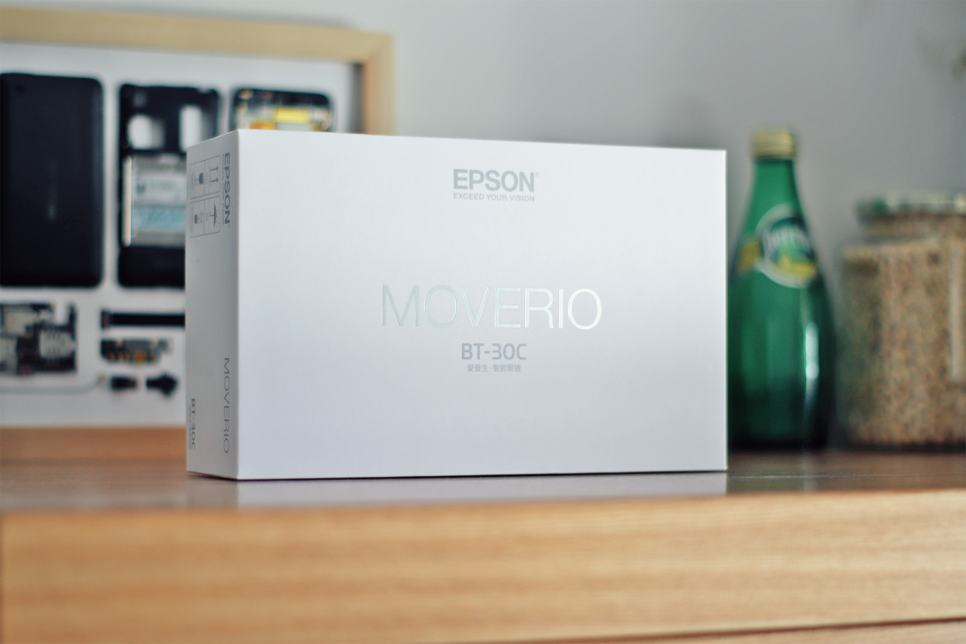 忘掉GoogleGlass,看这边｜EpsonMOVERIOBT-30C智能眼镜体验