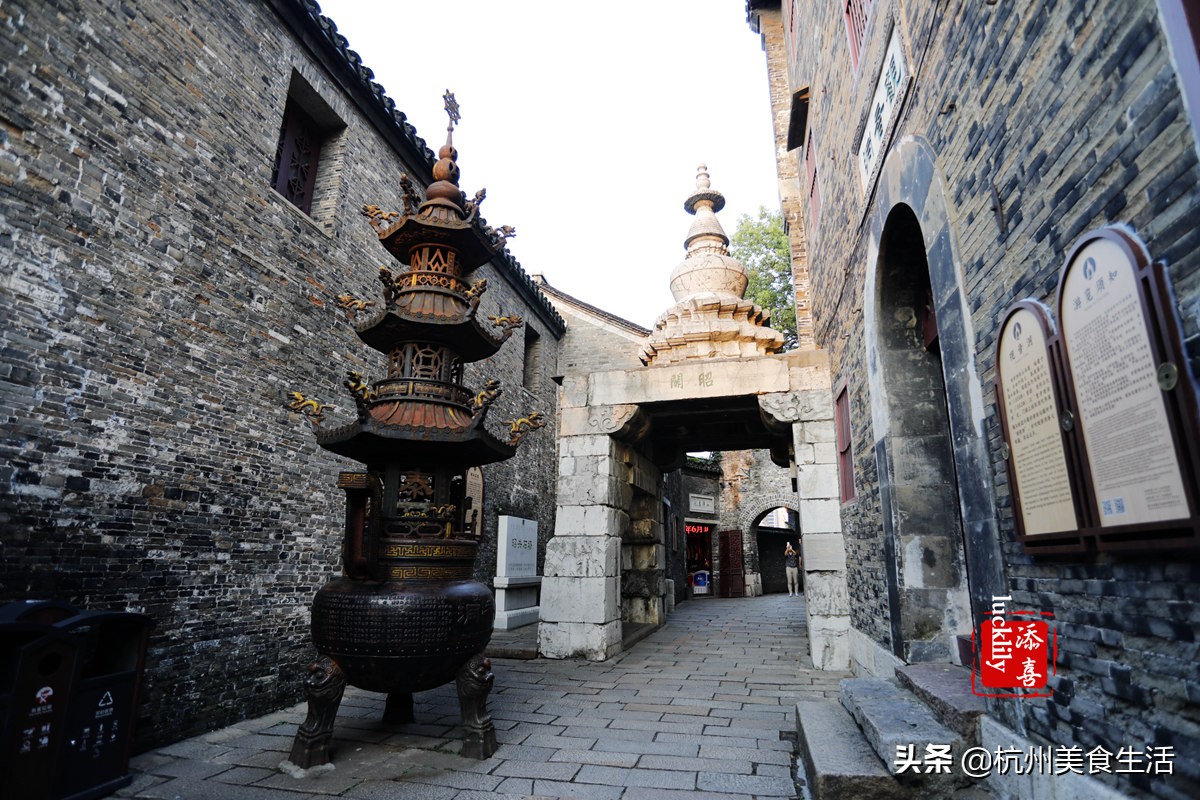 镇江美食三茅宫地锅鸡,镇江美食推荐锅盖面