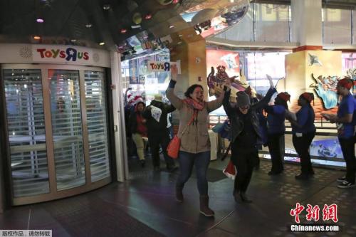 抢位、排队、挤破头?“黑五”不血拼,华人这样过