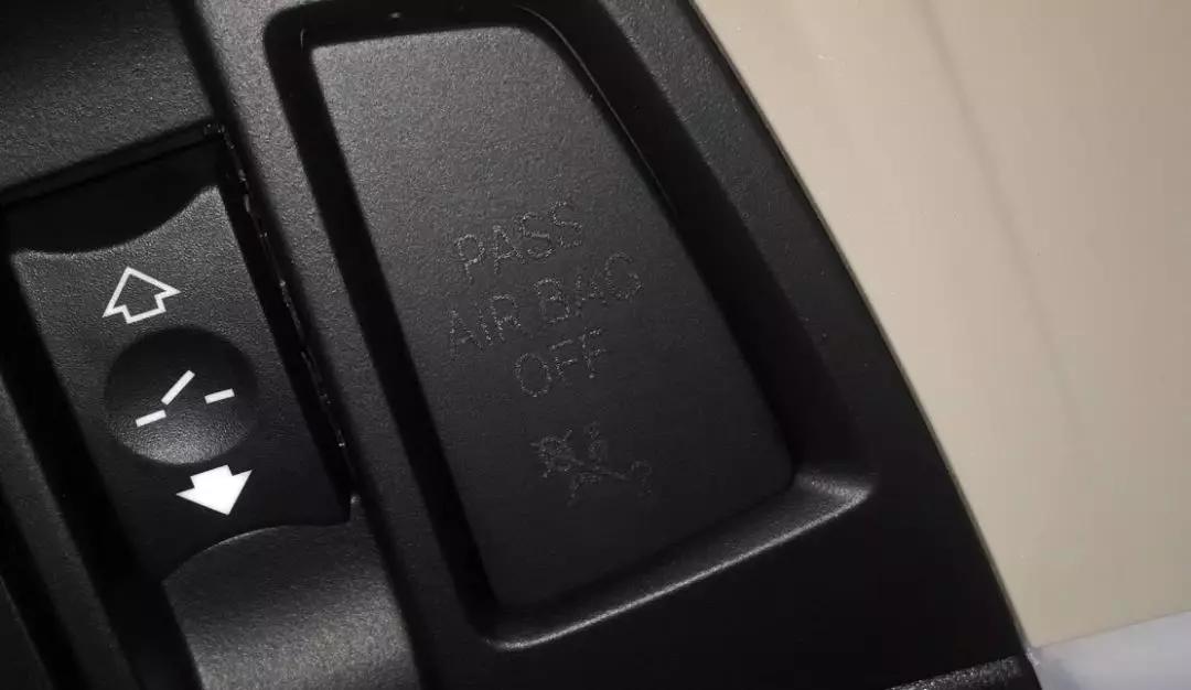 宝马车上的按键功能图解大全,宝马车内按键功能图介绍