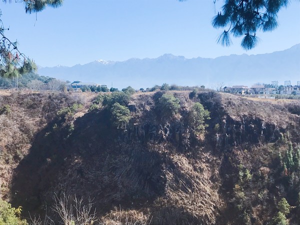 鑺掑競鍜岃吘鍐茬憺涓藉摢涓ソ,鑵惧啿鐟炰附鑺掑競瑗垮弻鐗堢撼