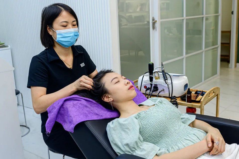 叹头部SPA!拒做人间“油”物,解锁防秃养发小妙招