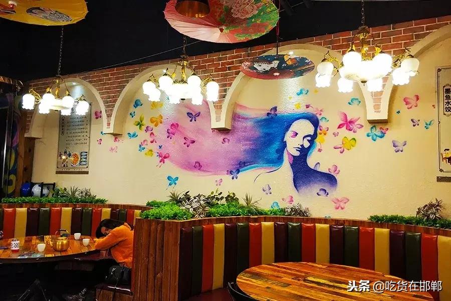 工业风和现代风设计餐饮,工业风和复古融合的餐厅