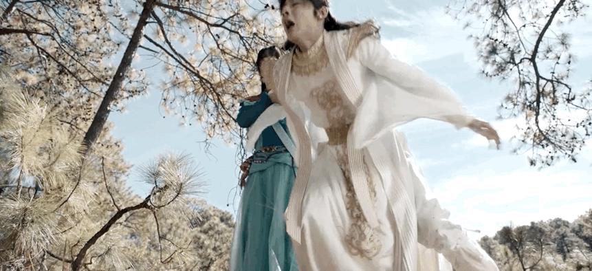 袭胸,下跪,尿裤子,新版《天龙八部》还能再恶心点吗?