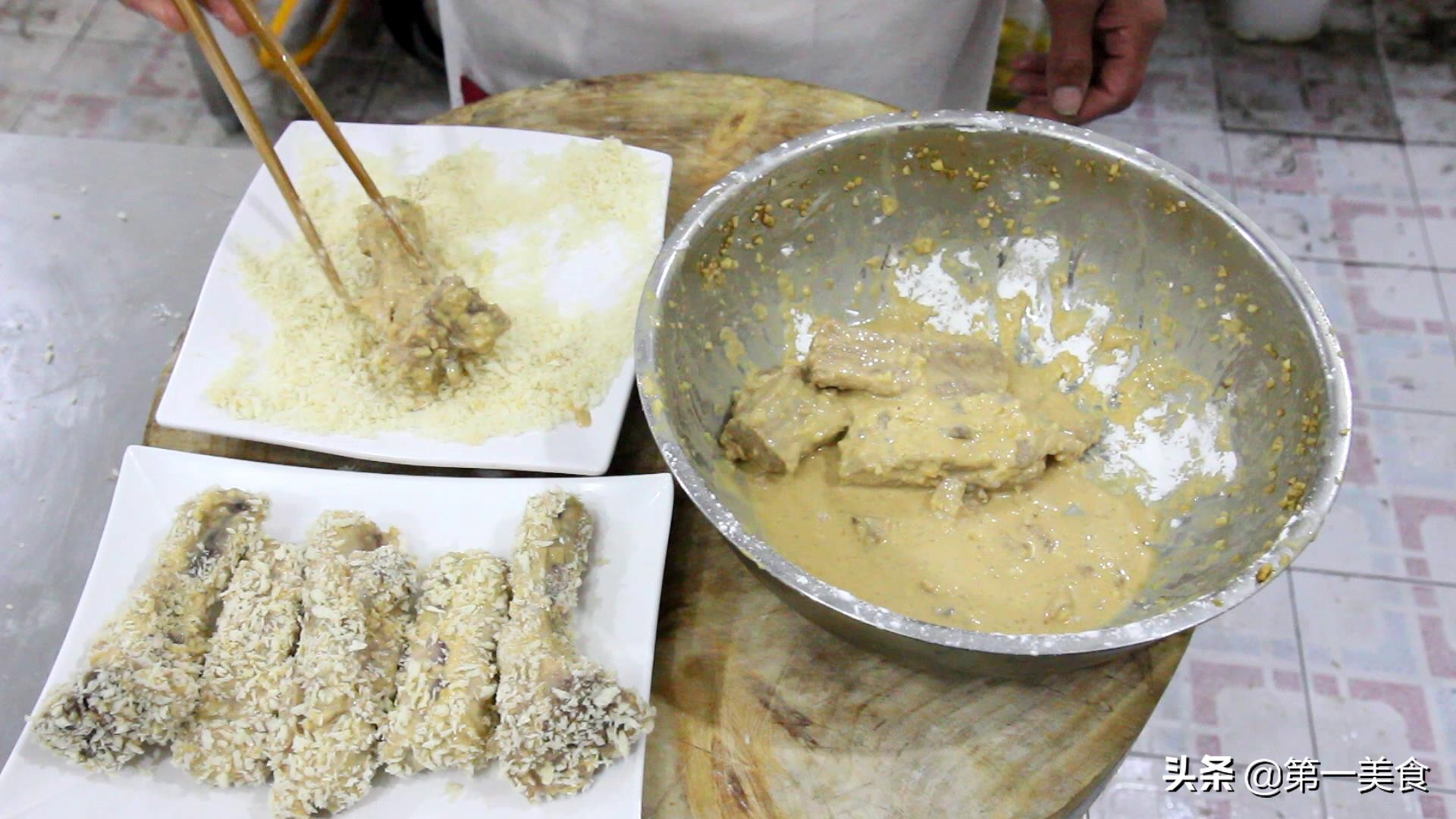 蒜香排骨厨师腌制,厨师长手把手演示蒜香排骨做法