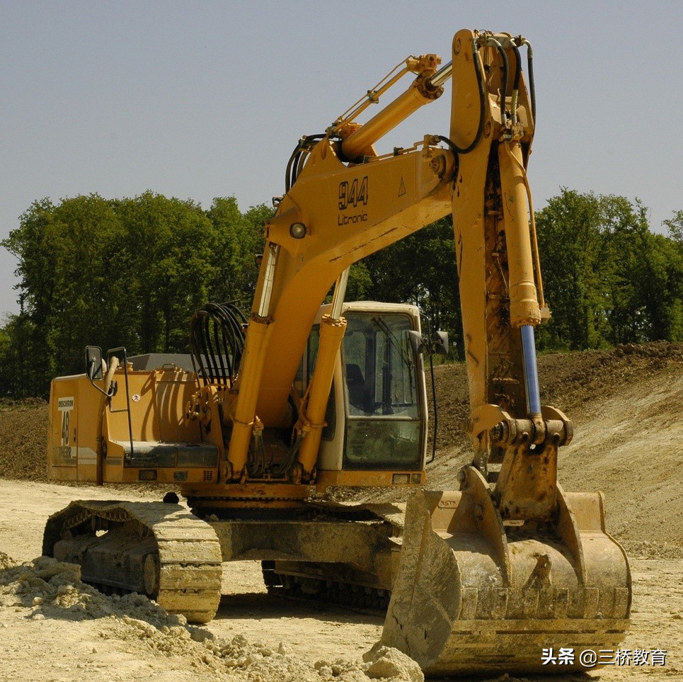 学挖掘机能赚钱,学挖掘机有工资嘛