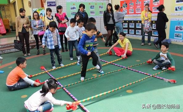 适合幼儿园大班孩子玩的体育游戏,幼儿园体育游戏百变跳袋情景游戏