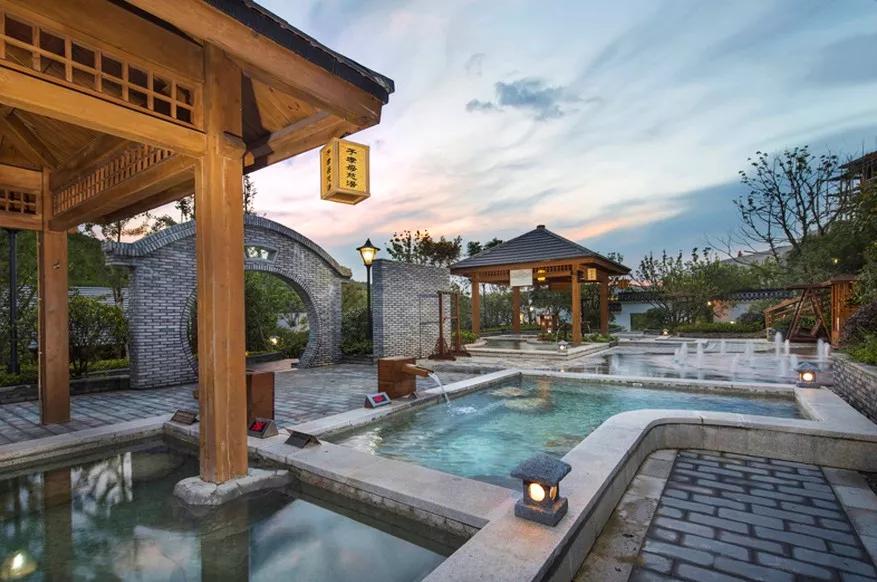 最美景观温泉,赏逸景自然美景享私家温泉泡池