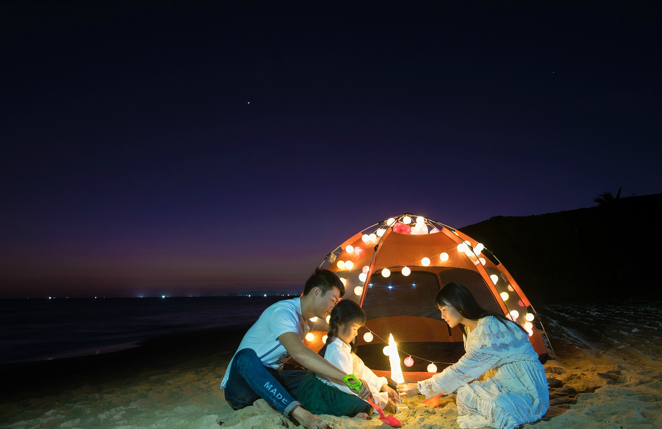 你在南方瑟瑟发抖，我在这里遛娃、看猴、赶海····