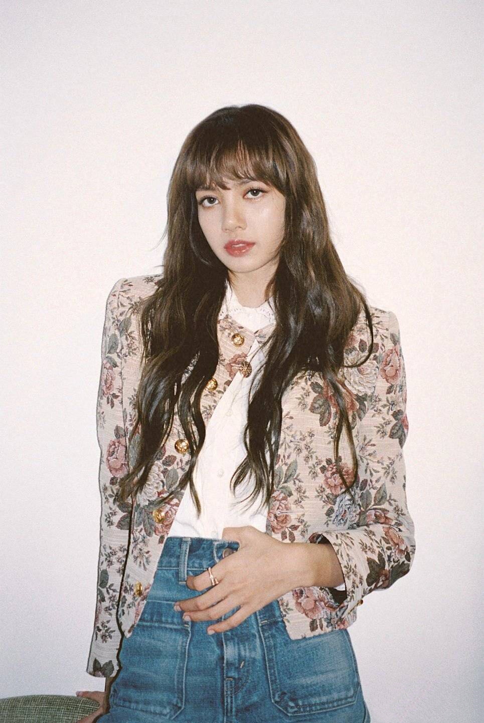 中分和齐刘海哪个更好看,你适合长发还是短发发型设计