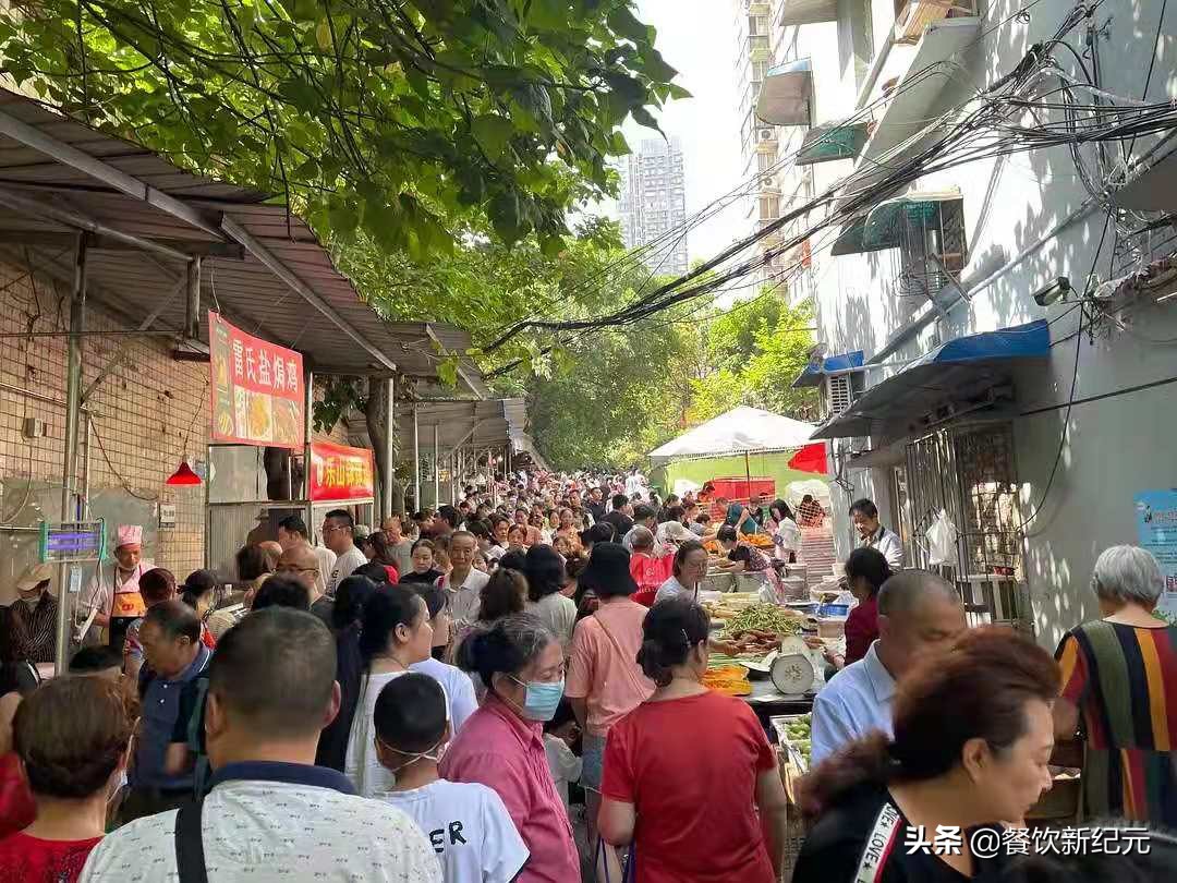 带北方朋友在南方菜市场买菜视频,带着东北朋友去赶集