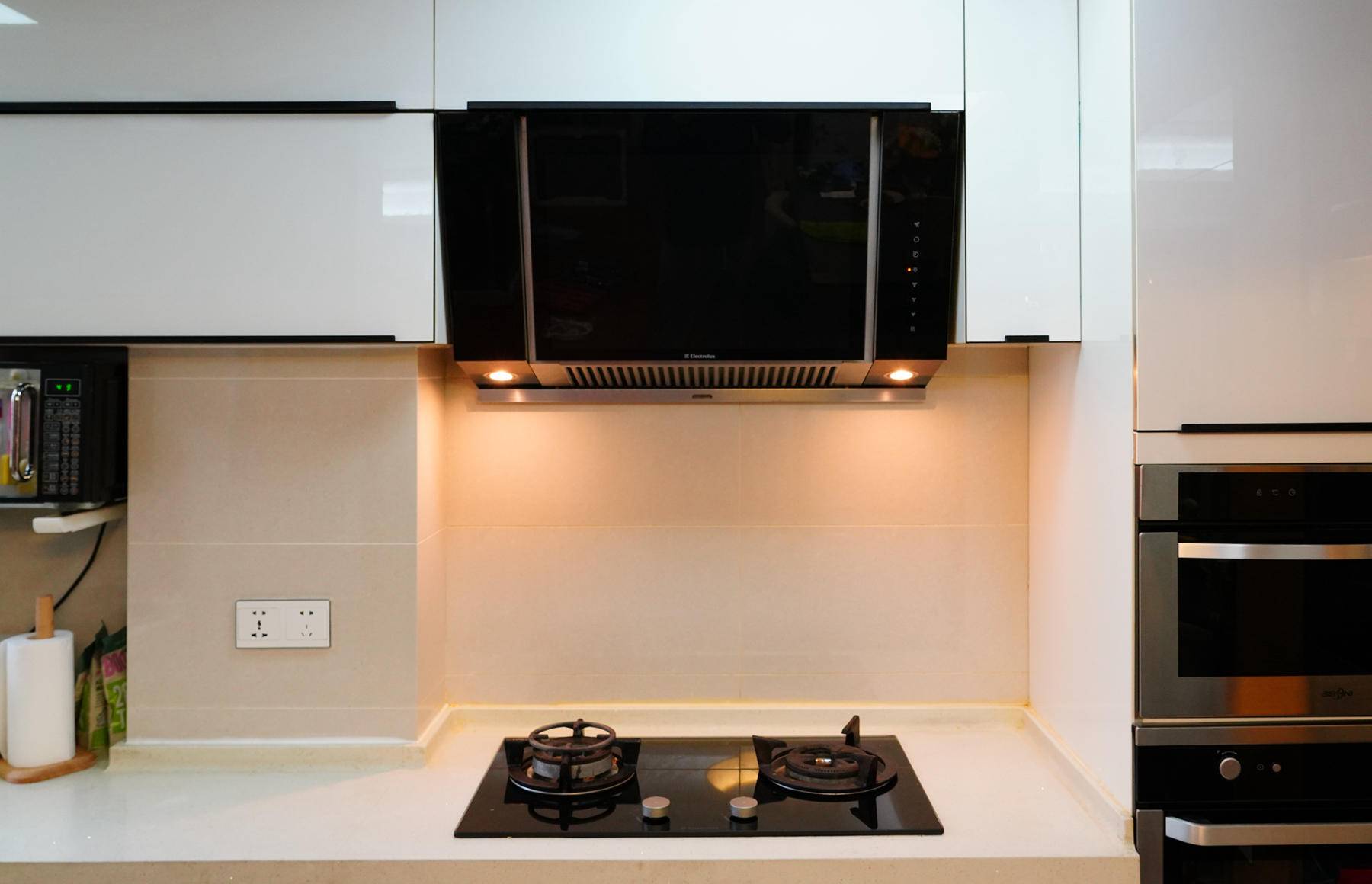 嵌入式燃气灶怎么防油污,嵌入式燃气灶如何选择炉头