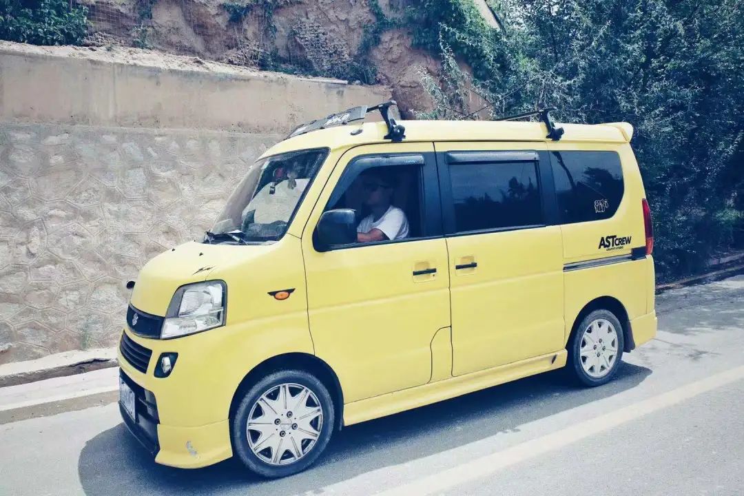 铃木浪迪哪一年的值得玩,东风小康v27和铃木浪迪哪个好