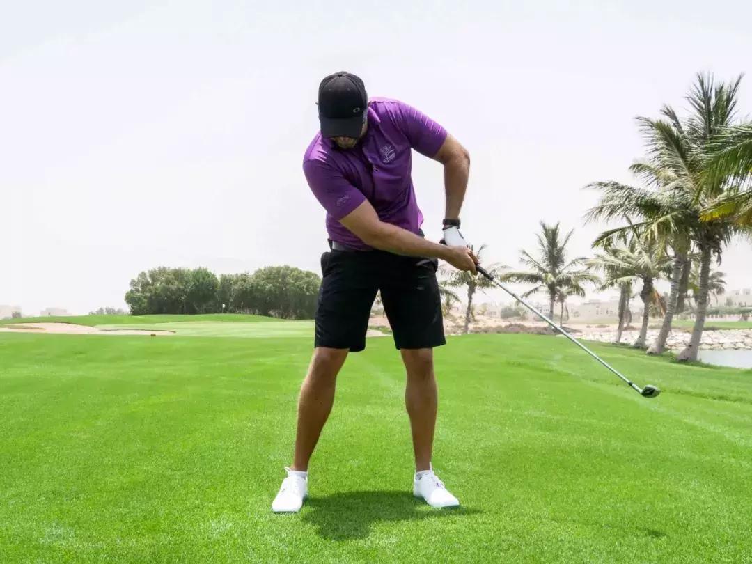 消灭挥杆“鸡翅膀”很难？看完这个秒懂