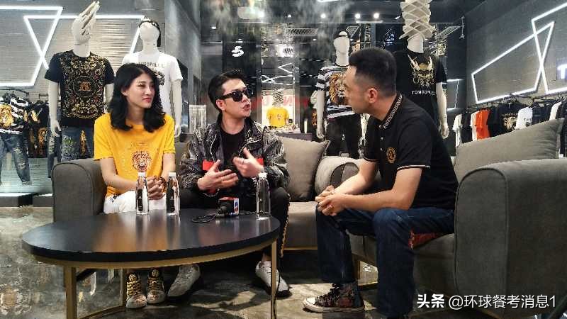 “快手奢侈品达人”与“全球超模形象大使”走进重庆直播带货