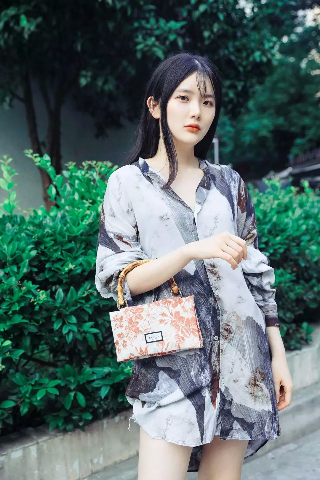 大牌包包手提袋改造教程,用买完东西的袋子改造时髦包包