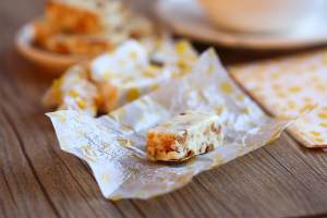 牛轧糖的做法步骤,牛轧糖不粘手做法