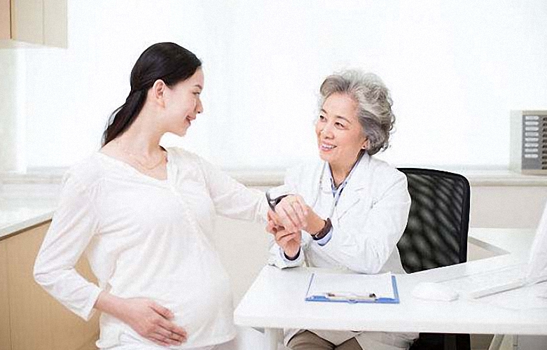 怀孕以后分泌物跟鼻涕水似的,怀孕分泌物多生下来宝宝会不会脏