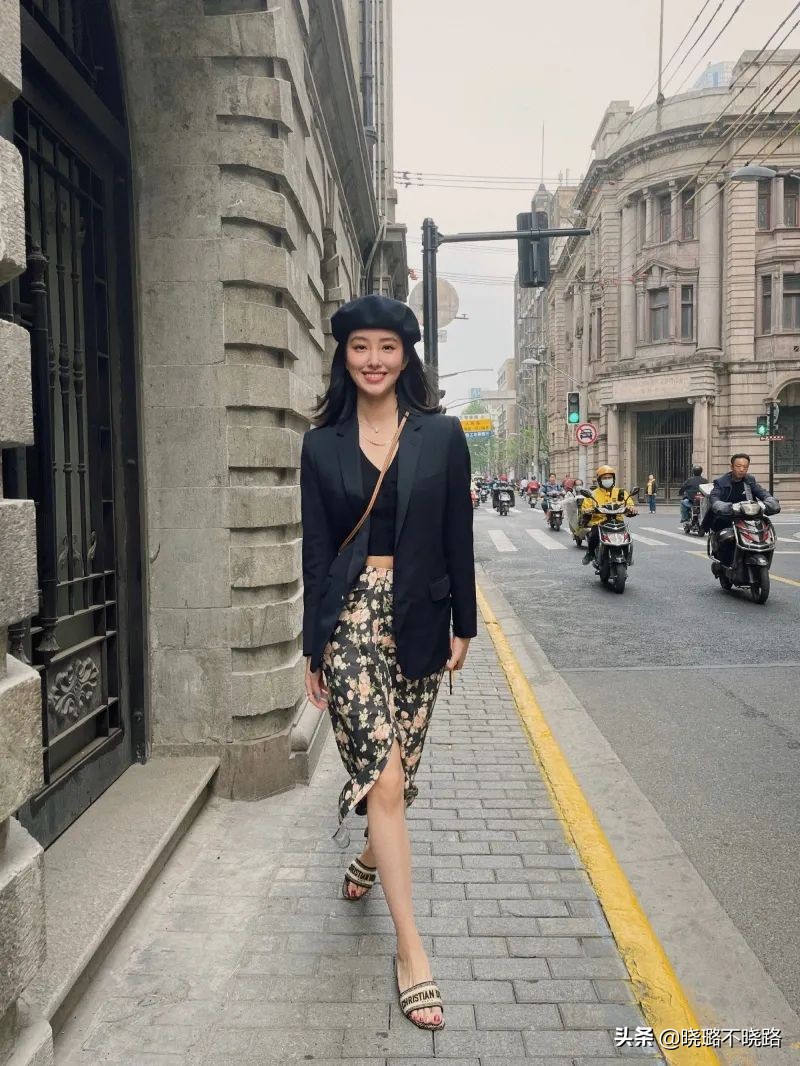 小方头鞋女款小白鞋,今年流行尖头鞋还是方头鞋