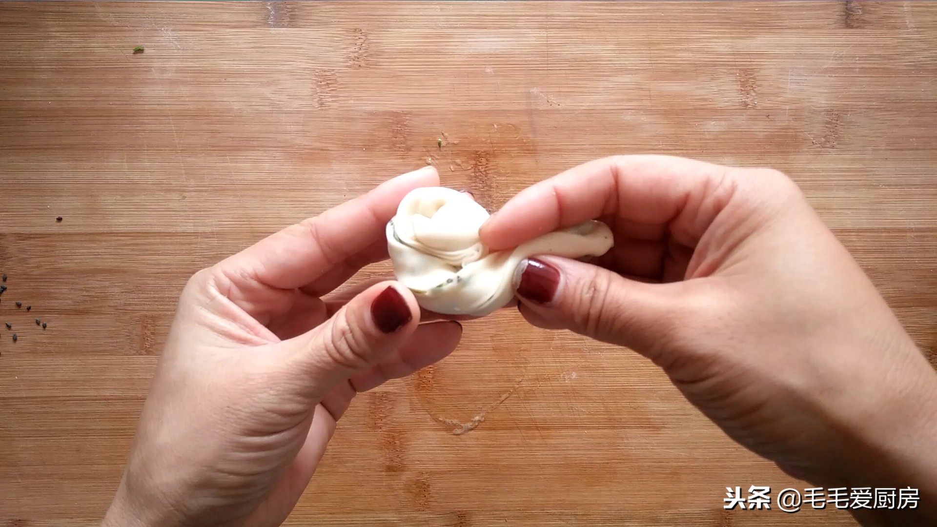 剩下的饺子皮可以怎么弄来吃,剩的饺子皮怎么弄好吃