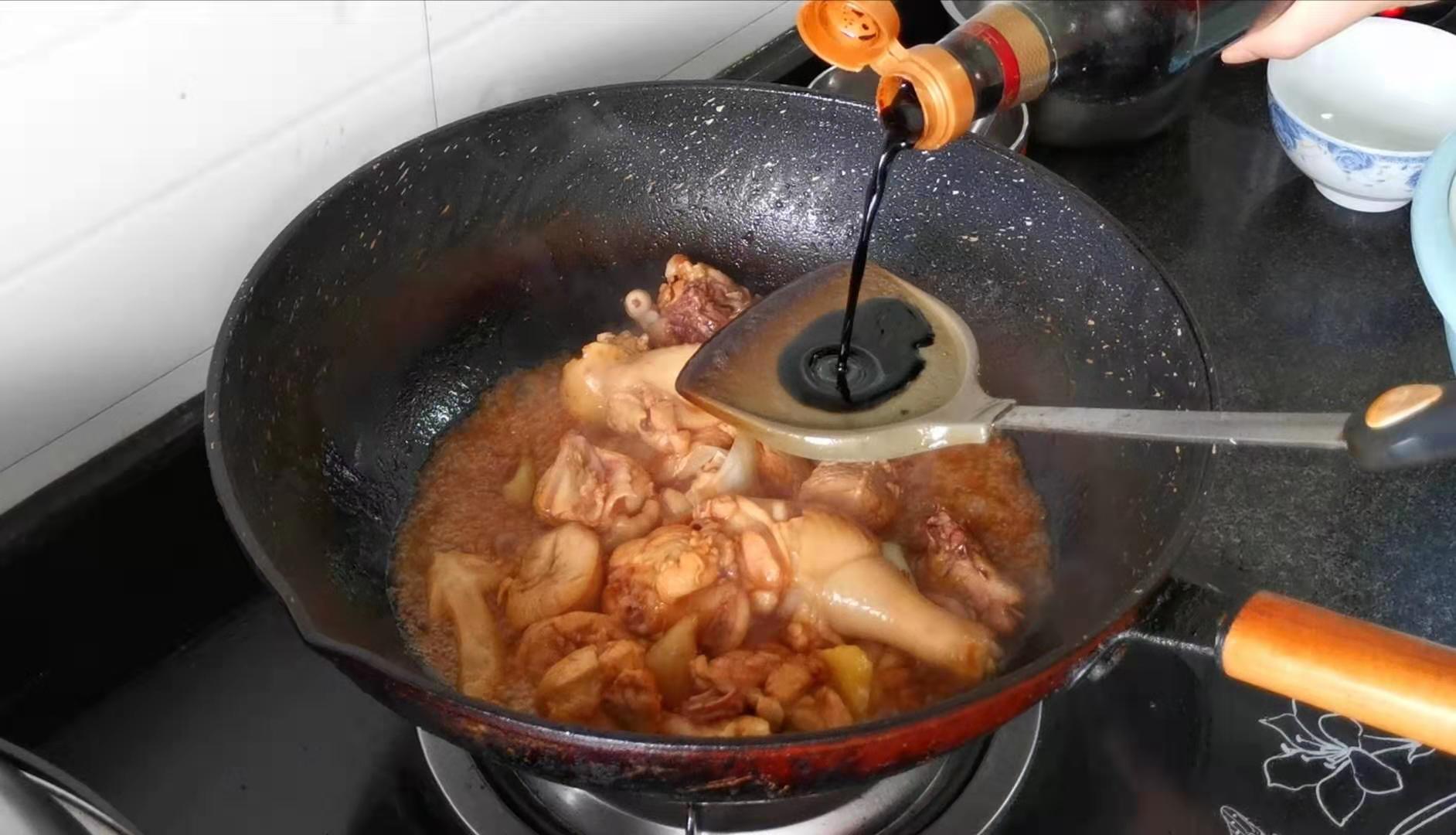 炖鸡肉中途关火再炖能熟么,炖鸡肉切记不要焯水和直接下锅