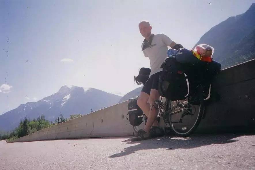 骑行动感单车大腿酸疼,骑行大腿筋疼怎么办