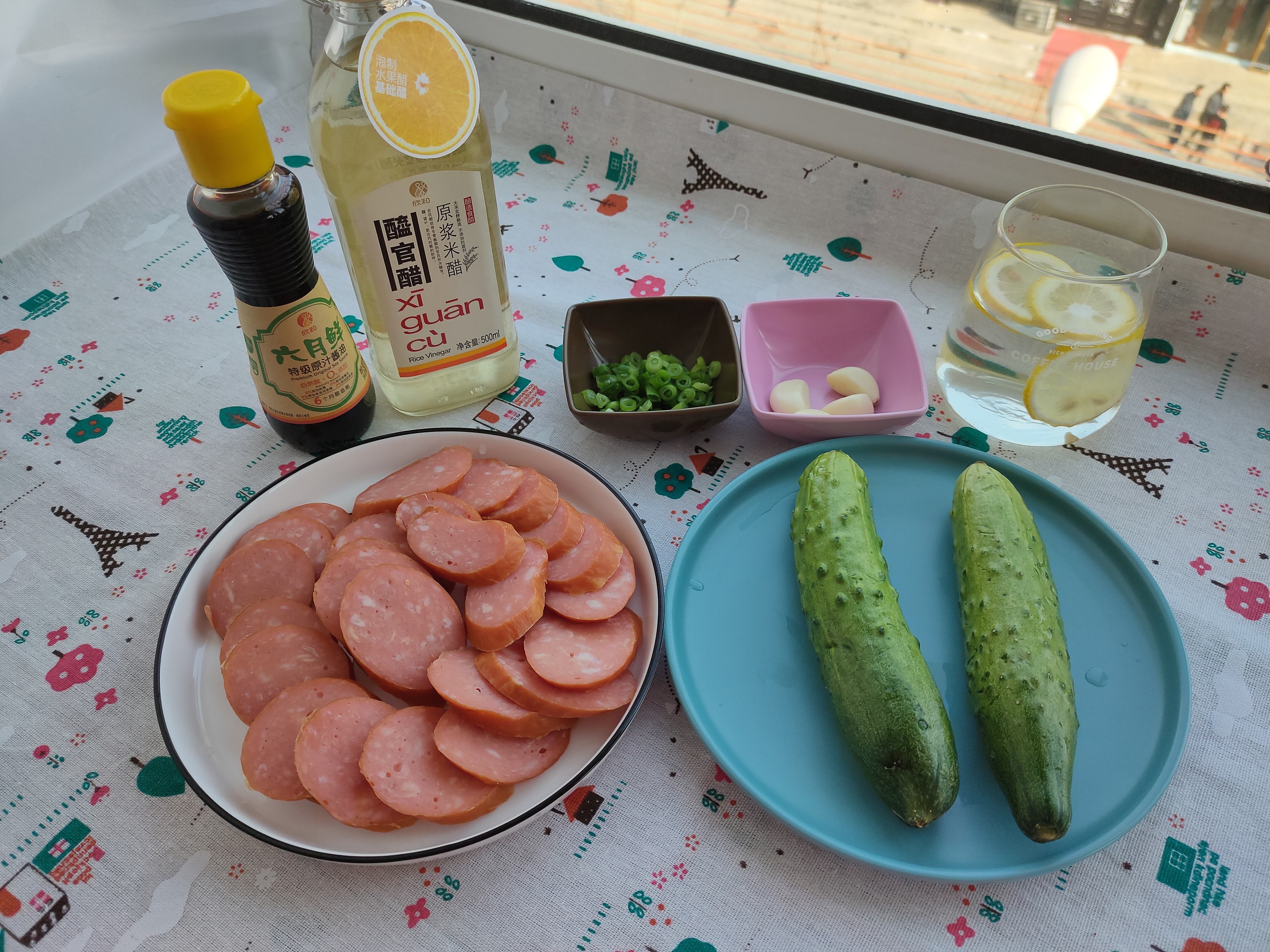 黄瓜拌香肠的家常做法,怎么做大米加黄瓜加鸡蛋加香肠