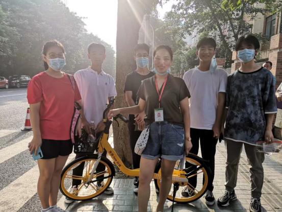 从偏科到单科学霸！石室佳兴有这么一群老师，追着要给你辅导