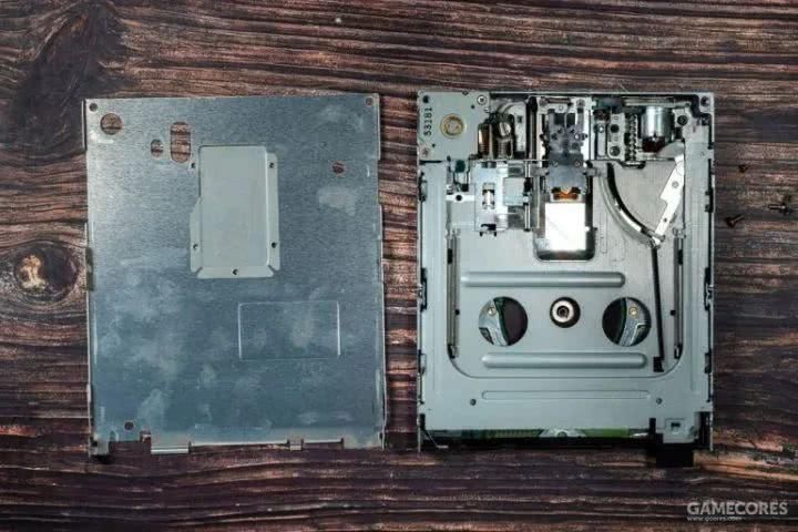 一百多块买个26年前的笔记本,我改了改,还能上网