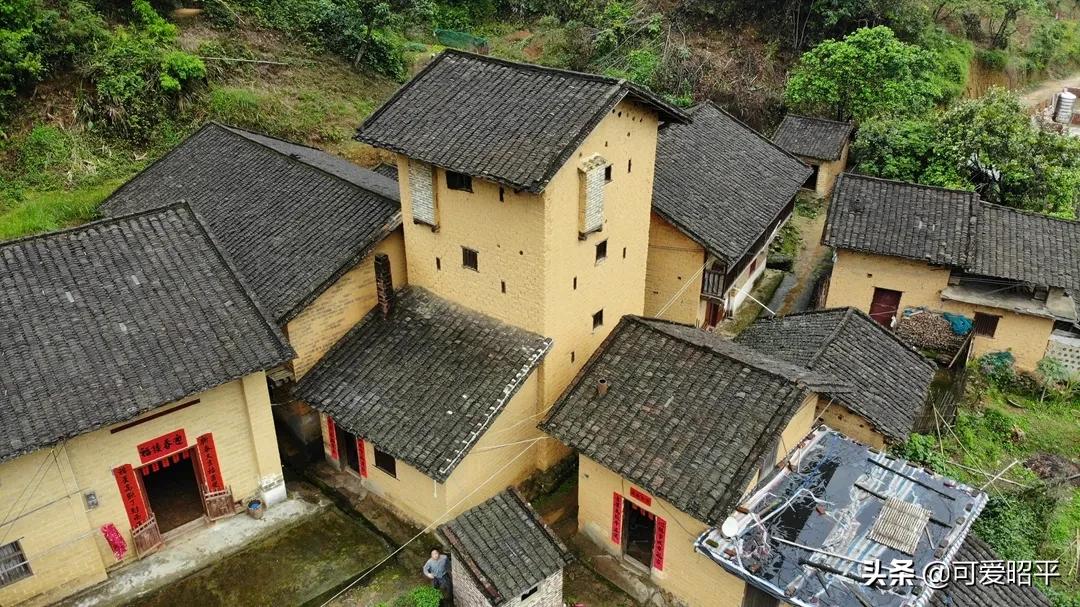 贺州昭平长寿之乡,昭平县百年炮楼图片