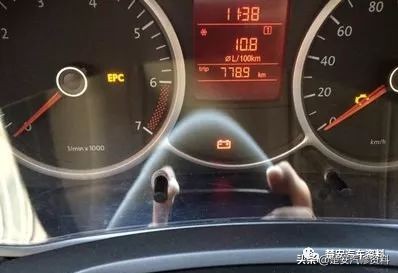 大众朗逸epc灯亮加速无力怎么回事,朗逸epc灯偶尔亮车抖无力